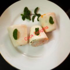 A picture of Mango kulfi.