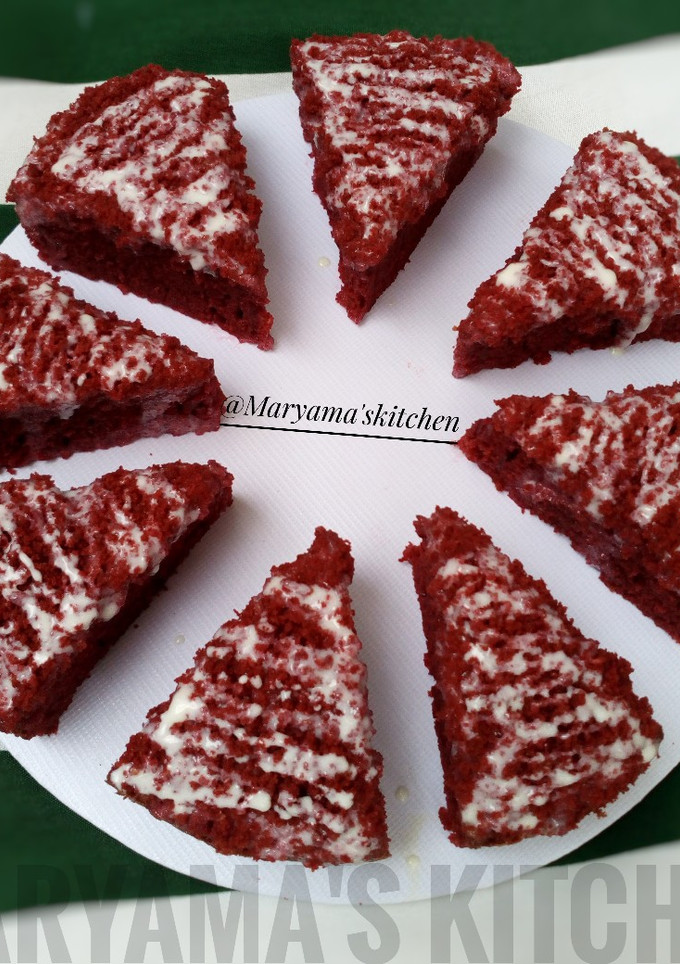 A picture of Red velvet sliced cake.
