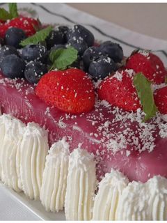 Una foto de Tarta mousse de frutos rojos