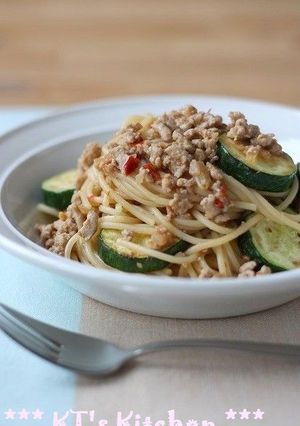 A picture of Spicy Spaghetti with Zucchini and Meat Miso.