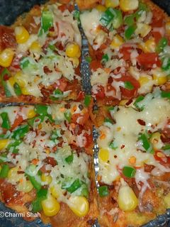 લેફટ ઓવર થેપલા પિઝ્ઝા(Left Over Thepla Pizza Recipe InGujarati) રેસીપી મુખ્ય ફોટો