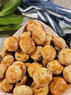 Medvehagymás pogácsa glutén- laktózmentesen recept fotója