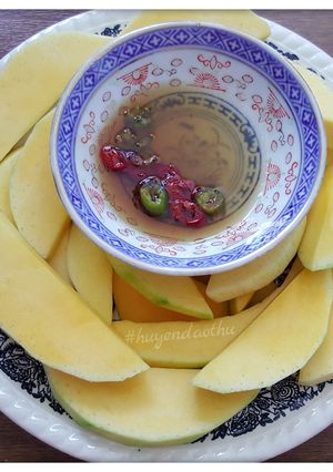 Hình của món Xoài chấm Mắm đường.