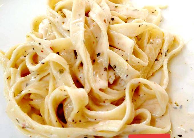 Alfreddo Pasta #ramadankitayari #FastFood Recipe by Maria Hasnain - Cookpad