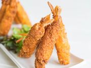 Una foto de langostino panko
