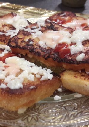 A picture of Garlic Cheese Bread.