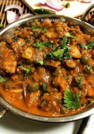 A picture of Mushroom Peas Masala.