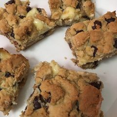 A picture of Chocolate chip cookie cheesecake bars.