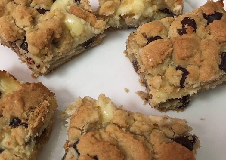 How to Make Super Quick Homemade Chocolate chip cookie cheesecake bars