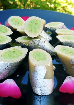 A picture of Kaju Pista Roll.