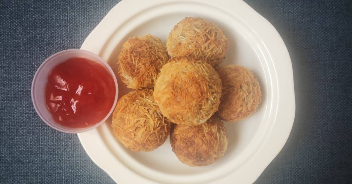 नेस्टेड चीझ बॉल्स् cheese balls recipe in marathi) रेसिपी शर्वरी