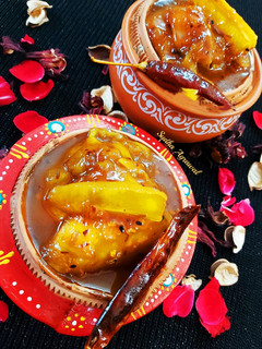 कच्चे आम की लौंजी (kacche aam ki launji recipe in Hindi) रेसिपी मुख्य फोटो