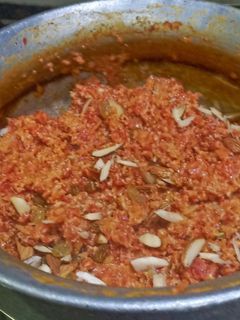 गाजर का हलवा (gajar ka halwa recipe in Hindi) रेसिपी मुख्य फोटो