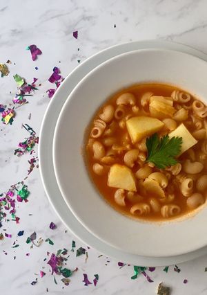 Una foto de Sopa de tomate y marisco para año nuevo ✨🤩 Feliz 2019 🍾