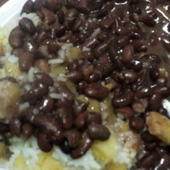 A picture of Stewed Beans served with Rice Waru.