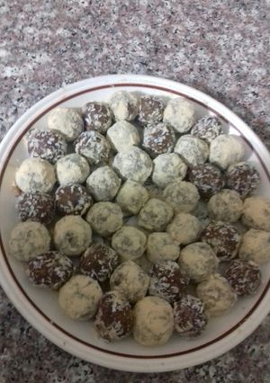 صورة لوصفة كرات التمر والشوفان