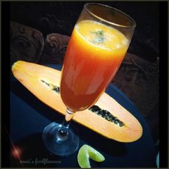 A picture of Super healthy papaya juice.