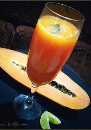 A picture of Super healthy papaya juice.