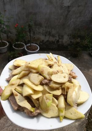Hình của món Niễng xào thịt.