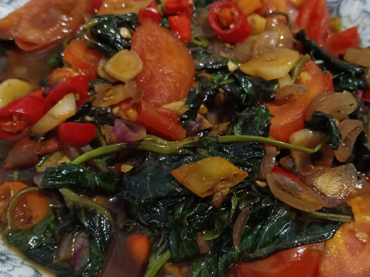 Langkah Mudah untuk Membuat Resep 45. Tumis Kangkung Saus Tiram ala Resto yang  Bikin Ketagihan Anti Ribet, Menggugah Selera