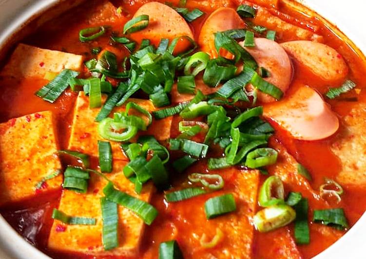 makanan Kimchi Jjigae Jadi, Lezat