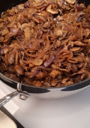 Hagymás gomba, szója szósszal recept fotója