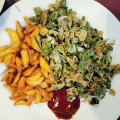 A picture of Irish with veggie egg.