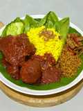 Nasi Kuning Banjar dengan Ayam Telur Bumbu Habang