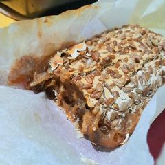 A picture of Walnut Raisin Rice Cake 호두 건포도 찰떡.
