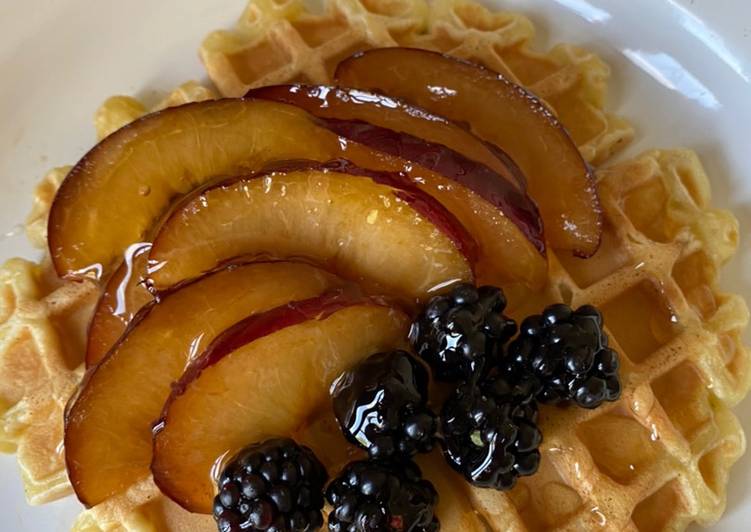 Waffles with fruit and honey