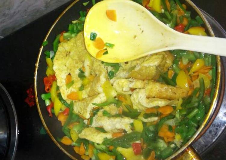 Get Breakfast of Chicken with vegetables