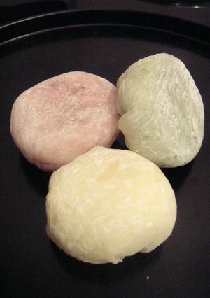 A picture of Make Your Own *Yukimi Daifuku*♪.