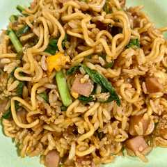 Nasi Goreng Mawut রেসিপির প্রধান ছবি