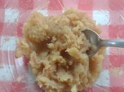 Una foto de compota de manzana sin azúcar