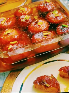 गुलाब जामुन (gulab jamun recipe in Hindi) रेसिपी मुख्य फोटो