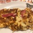 Omelette rellena de salami con queso 🧀 a las hierbas provenzales