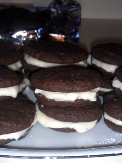 A picture of Oreo caksters.