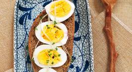 Hình ảnh món Eatclean: ăn sáng với bánh mì đen và trứng luộc (3)