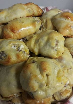 A picture of Robin's Creamy, Cheesy Sausage Puffs.