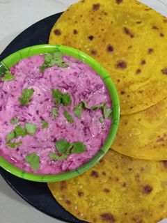 લસનીયા થેપલા (Garlic Thepla Recipe In Gujarati) રેસીપી મુખ્ય ફોટો