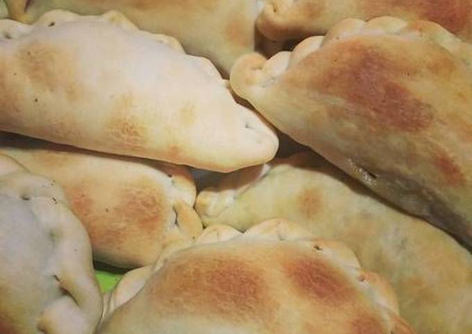 empanada-saltena-de-pollo-foto-principal