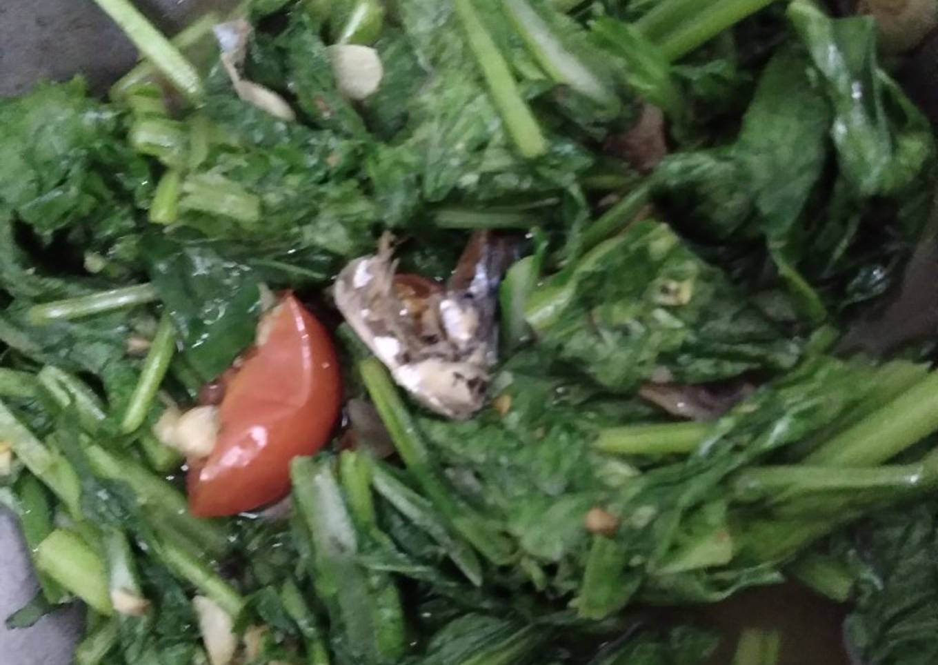 Tumis sawi hijau ikan asin