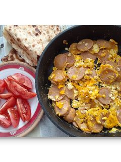 عکسی از دستور سوسیس تخم مرغ همسرپز