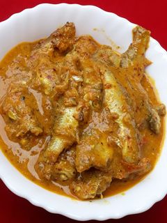 পুঁটি মাছের টক ঝাল (puti macher tok jhal recipe in Bengali) রেসিপির প্রধান ছবি