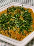 Dahl au curry jaune, légumes, cajous et gingembre au lait de coco