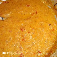 A picture of Onion tomato chutney.