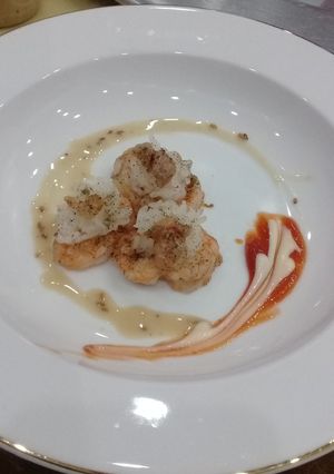 Hình của món Tôm cuốn cơm.