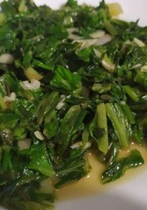 Una foto de Lechuga y acelga salteadas