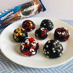 A picture of Chocolate coconut Oreo balls.