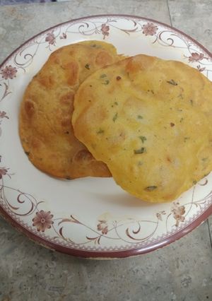 A picture of Alu kachori.